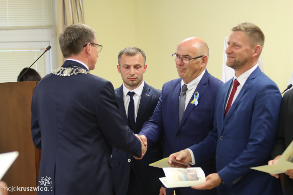 Uroczysta sesja Rady Miejskiej w Kruszwicy. Nagrodzono zasłużonych dla Kruszwicy