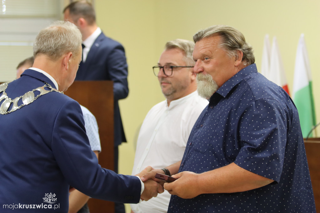 Uroczysta sesja Rady Miejskiej w Kruszwicy. Nagrodzono zasłużonych dla Kruszwicy