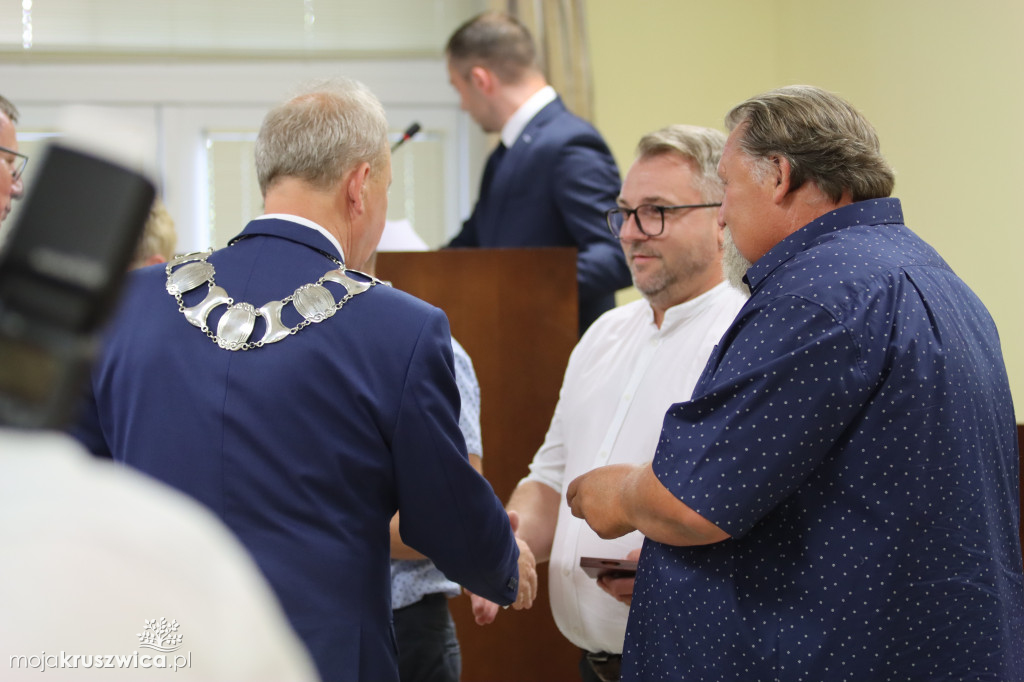 Uroczysta sesja Rady Miejskiej w Kruszwicy. Nagrodzono zasłużonych dla Kruszwicy