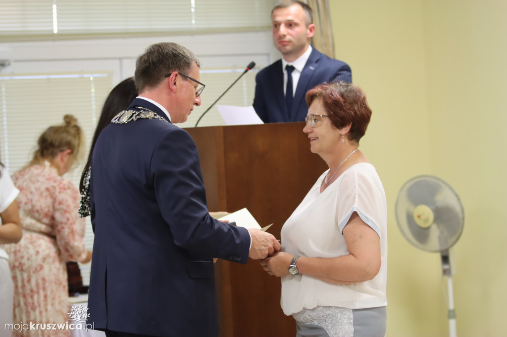 Uroczysta sesja Rady Miejskiej w Kruszwicy. Nagrodzono zasłużonych dla Kruszwicy
