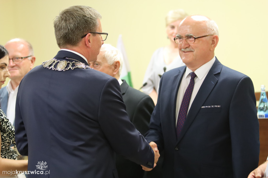 Uroczysta sesja Rady Miejskiej w Kruszwicy. Nagrodzono zasłużonych dla Kruszwicy