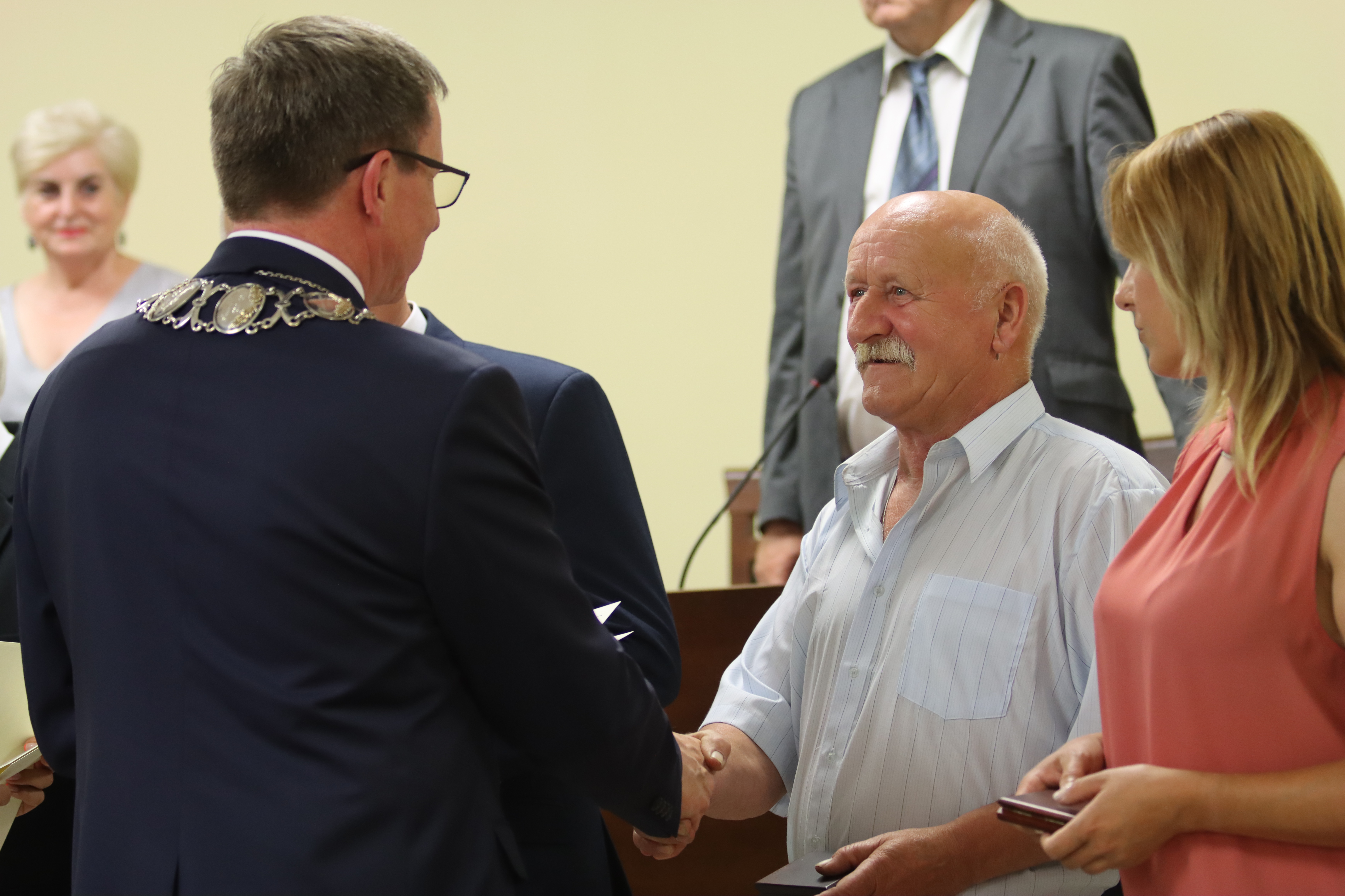 Uroczysta sesja Rady Miejskiej w Kruszwicy. Nagrodzono zasłużonych dla Kruszwicy