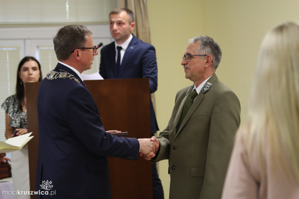Uroczysta sesja Rady Miejskiej w Kruszwicy. Nagrodzono zasłużonych dla Kruszwicy