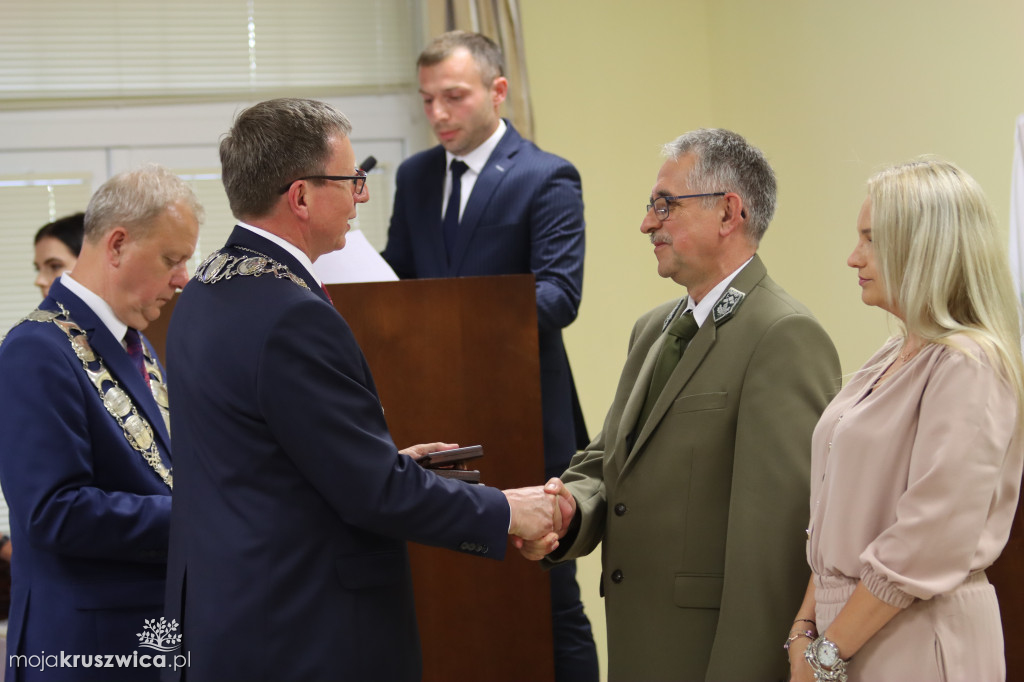 Uroczysta sesja Rady Miejskiej w Kruszwicy. Nagrodzono zasłużonych dla Kruszwicy