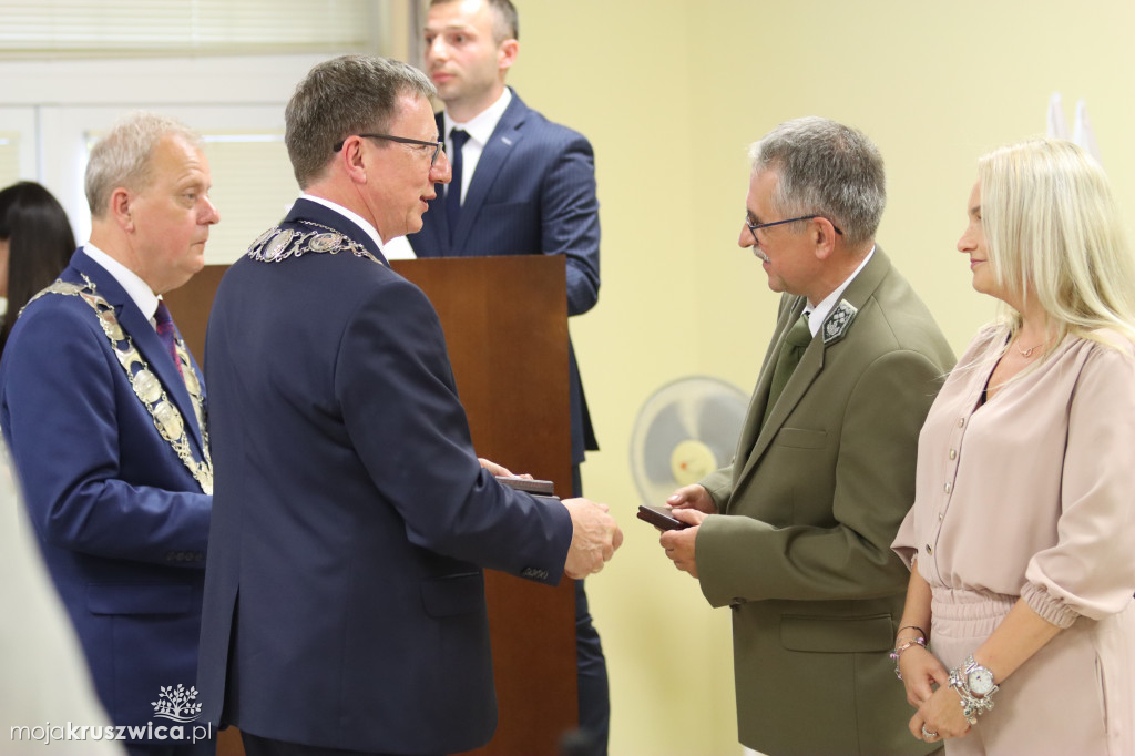 Uroczysta sesja Rady Miejskiej w Kruszwicy. Nagrodzono zasłużonych dla Kruszwicy