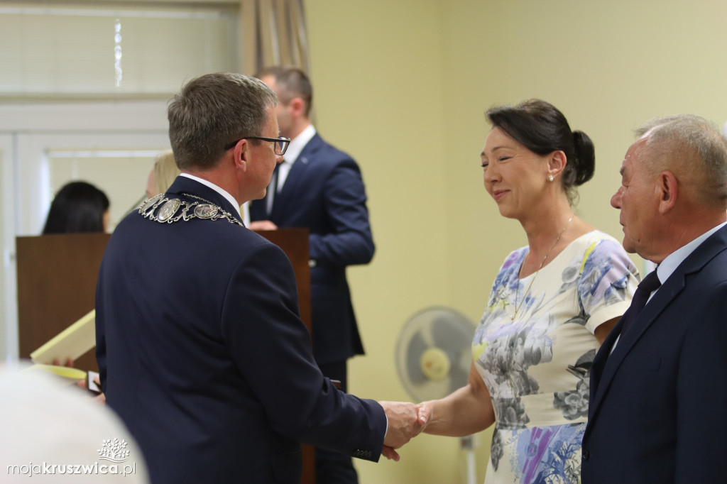 Uroczysta sesja Rady Miejskiej w Kruszwicy. Nagrodzono zasłużonych dla Kruszwicy