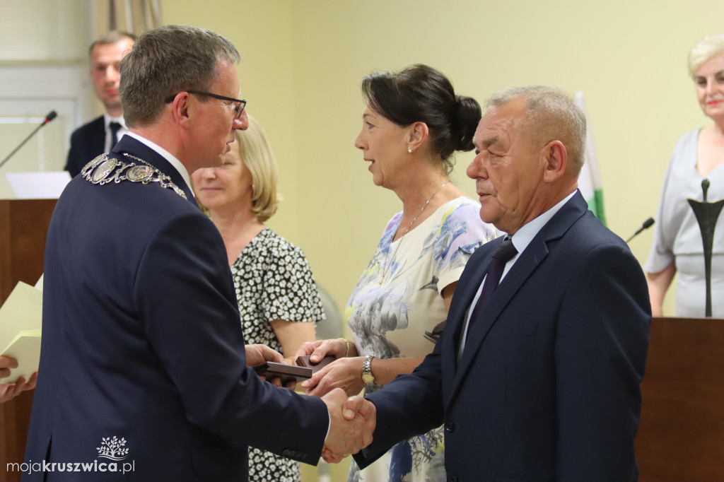 Uroczysta sesja Rady Miejskiej w Kruszwicy. Nagrodzono zasłużonych dla Kruszwicy
