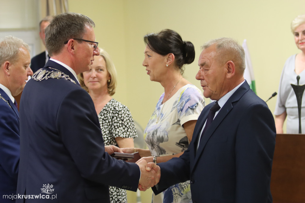Uroczysta sesja Rady Miejskiej w Kruszwicy. Nagrodzono zasłużonych dla Kruszwicy