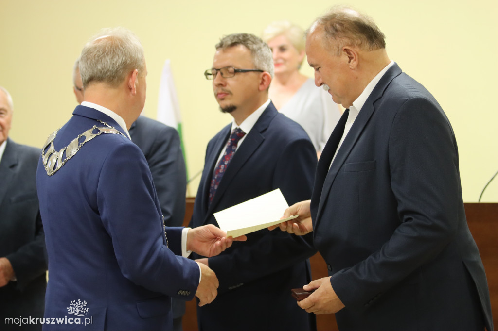 Uroczysta sesja Rady Miejskiej w Kruszwicy. Nagrodzono zasłużonych dla Kruszwicy