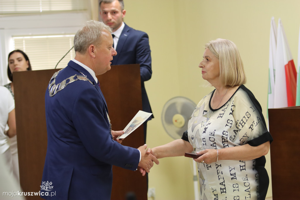Uroczysta sesja Rady Miejskiej w Kruszwicy. Nagrodzono zasłużonych dla Kruszwicy