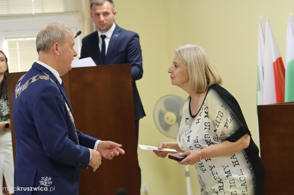 Uroczysta sesja Rady Miejskiej w Kruszwicy. Nagrodzono zasłużonych dla Kruszwicy