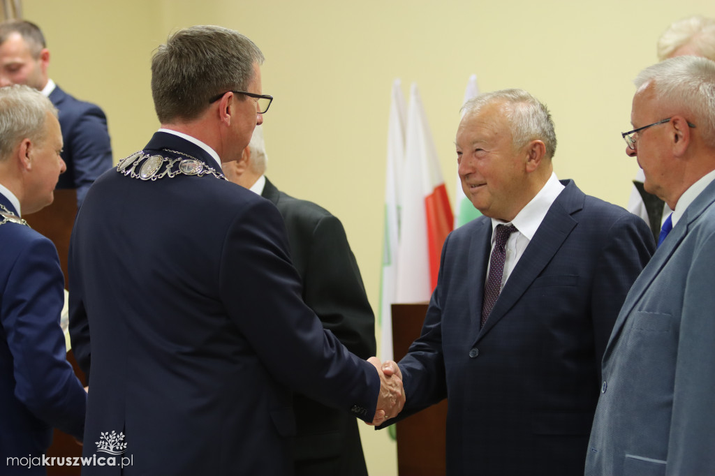 Uroczysta sesja Rady Miejskiej w Kruszwicy. Nagrodzono zasłużonych dla Kruszwicy