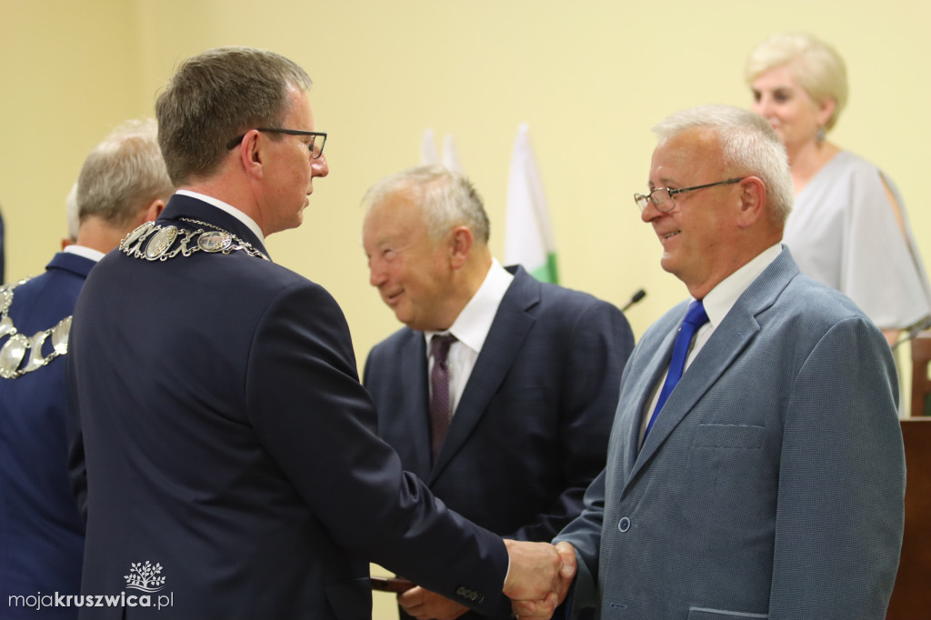 Uroczysta sesja Rady Miejskiej w Kruszwicy. Nagrodzono zasłużonych dla Kruszwicy