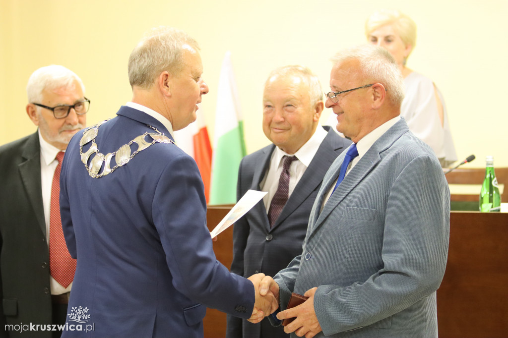 Uroczysta sesja Rady Miejskiej w Kruszwicy. Nagrodzono zasłużonych dla Kruszwicy