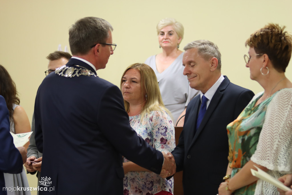 Uroczysta sesja Rady Miejskiej w Kruszwicy. Nagrodzono zasłużonych dla Kruszwicy