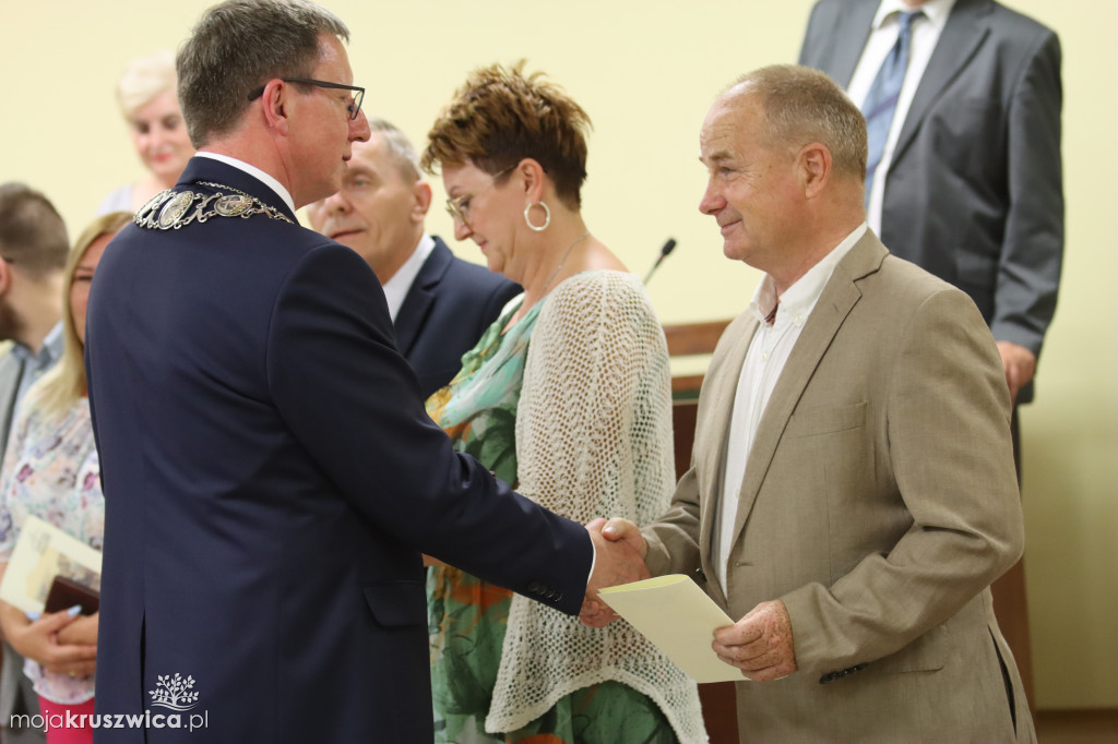 Uroczysta sesja Rady Miejskiej w Kruszwicy. Nagrodzono zasłużonych dla Kruszwicy