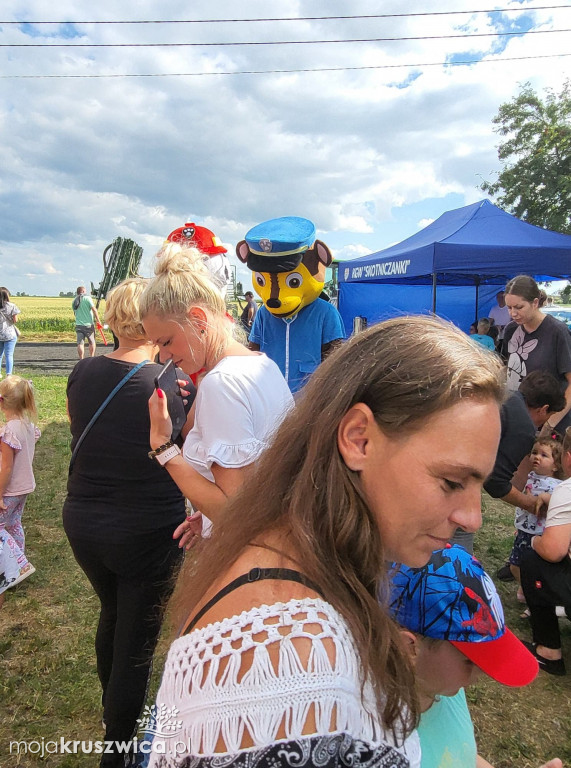 W Sołectwie Papros świętowano Dzień Dziecka. Było wiele atrakcji [ZDJĘCIA]