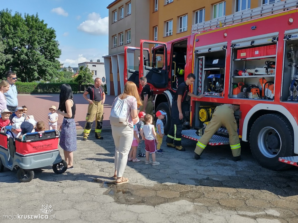 Żłobek Kruszwicy odwiedzili strażacy z Komendy Powiatowej w Inowrocławiu