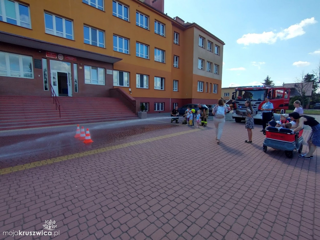 Żłobek Kruszwicy odwiedzili strażacy z Komendy Powiatowej w Inowrocławiu