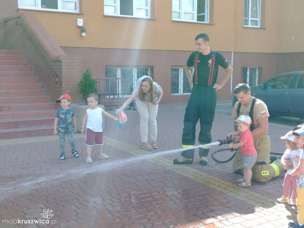 Żłobek Kruszwicy odwiedzili strażacy z Komendy Powiatowej w Inowrocławiu