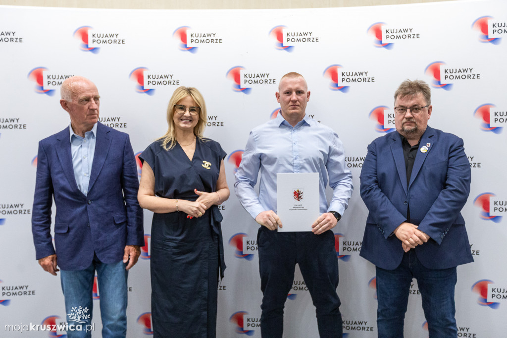 Kluby sportowe z dofinansowaniami. Wśród nich klub z Kruszwicy [ZDJĘCIA]