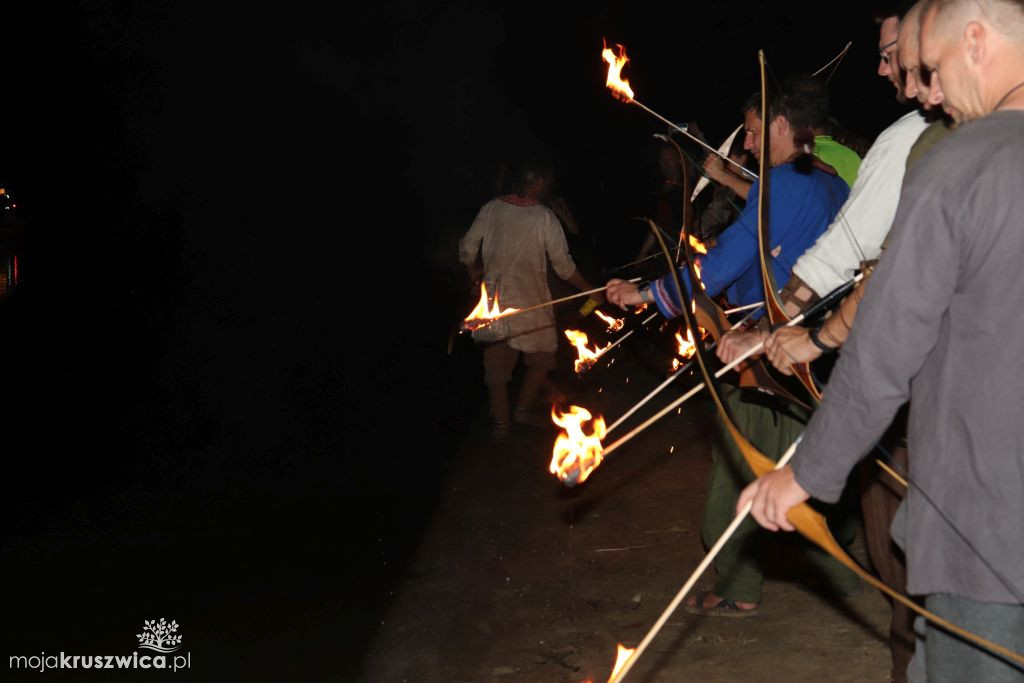 Nocne strzelanie nad Gopłem! [VIDEO, ZDJĘCIA]