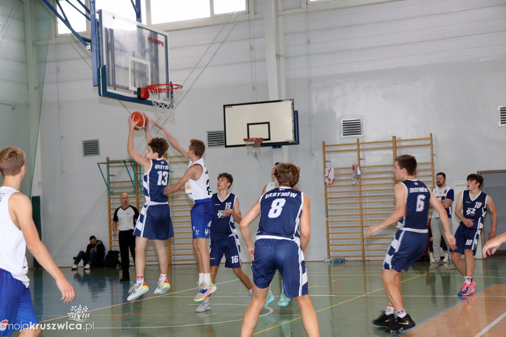 Koszykarze rywalizowali w kruszwickiej hali sportowej pamiętając o Pawle [FOTO]