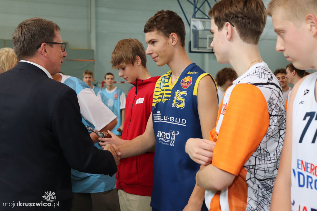 Koszykarze rywalizowali w kruszwickiej hali sportowej pamiętając o Pawle [FOTO]