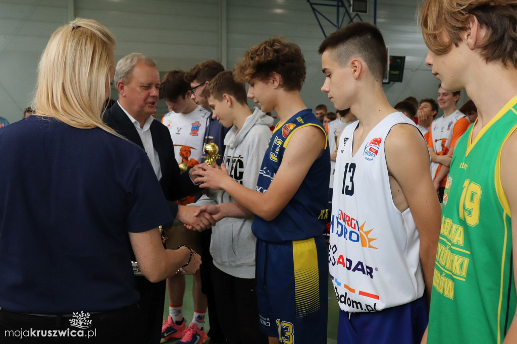 Koszykarze rywalizowali w kruszwickiej hali sportowej pamiętając o Pawle [FOTO]