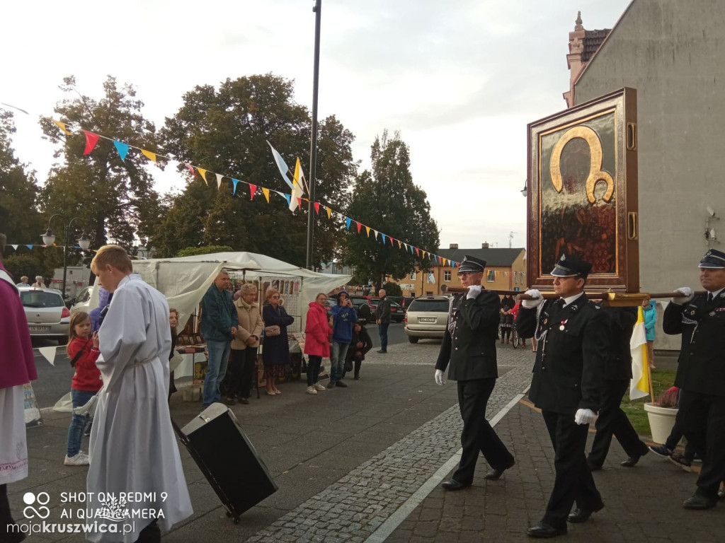 W kościele św. Teresy od Dzieciątka Jezus w Kruszwicy pożegnali Matkę Boską