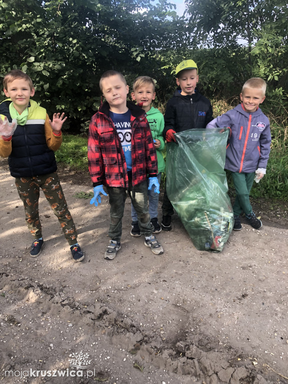 Dzieci z Polanowic ruszyły sprzątać świat! Zobaczcie zdjęcia [foto]