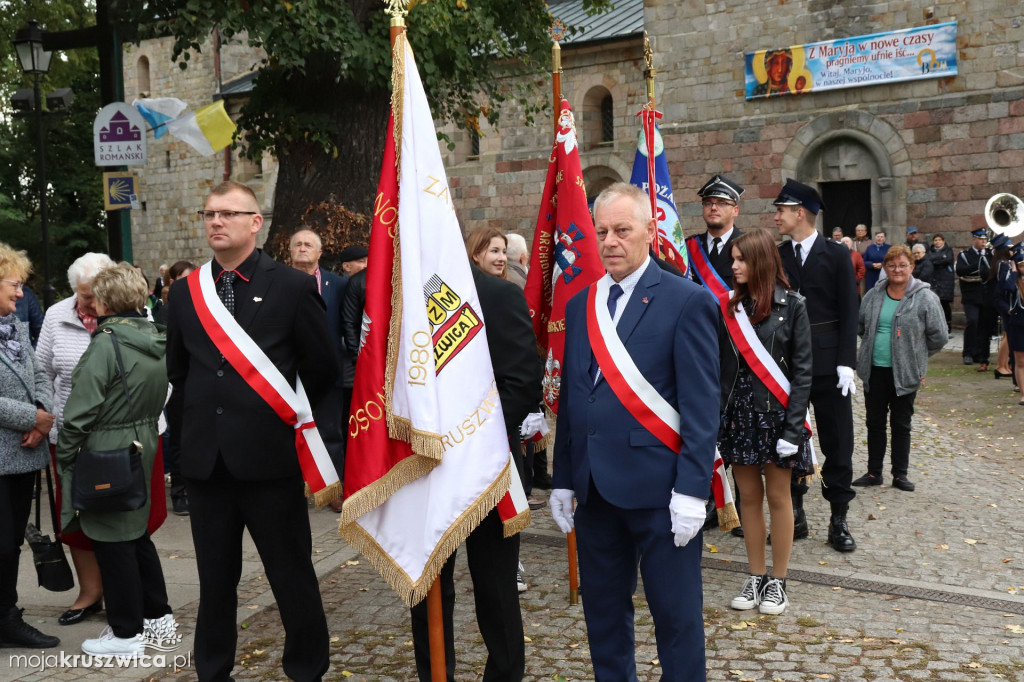 Tak witaliśmy Matkę Boską w kruszwickiej kolegiacie [ZDJĘCIA]