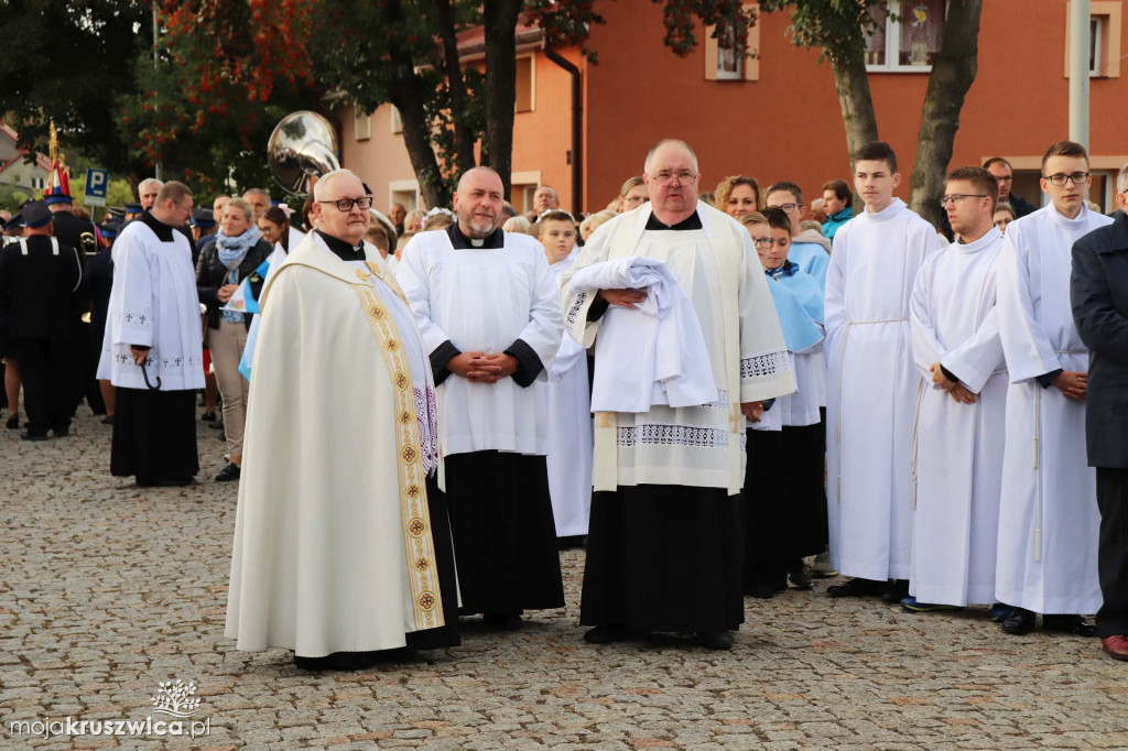 Tak witaliśmy Matkę Boską w kruszwickiej kolegiacie [ZDJĘCIA]