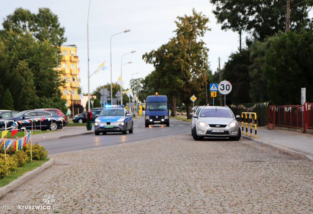 Tak witaliśmy Matkę Boską w kruszwickiej kolegiacie [ZDJĘCIA]