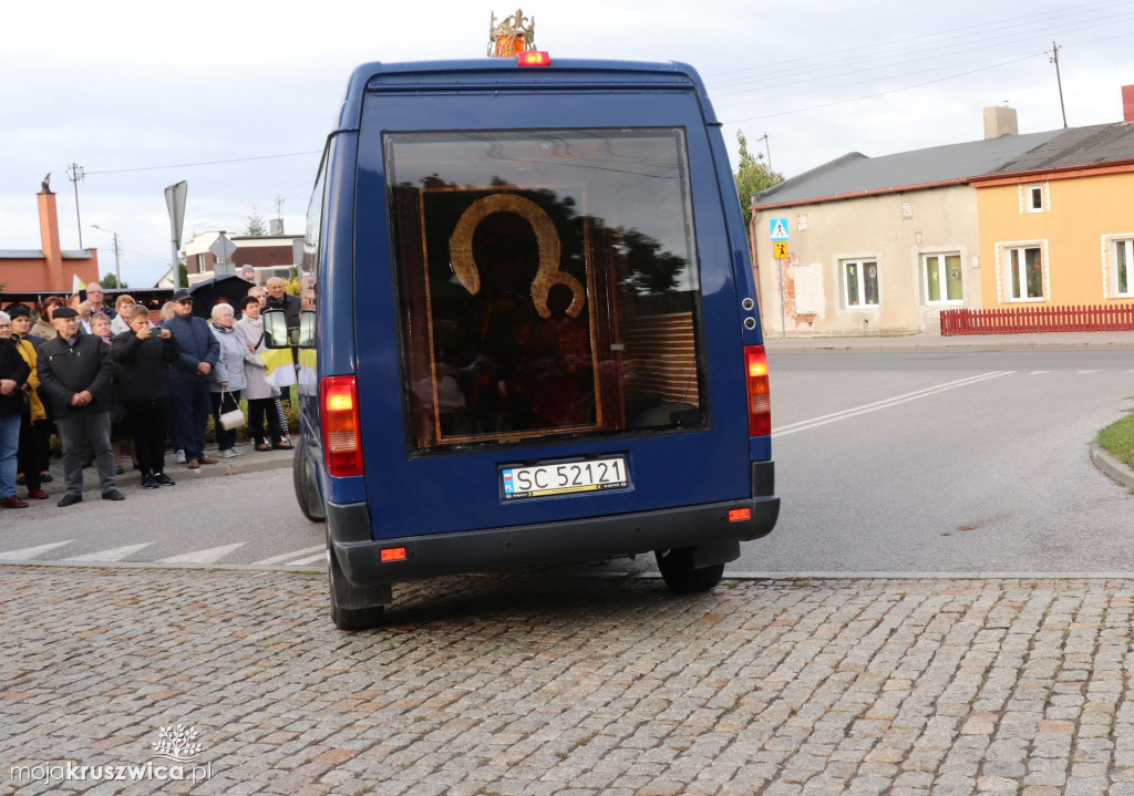 Tak witaliśmy Matkę Boską w kruszwickiej kolegiacie [ZDJĘCIA]