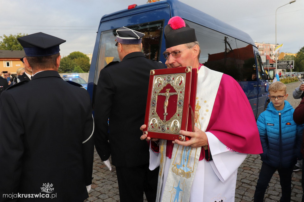 Tak witaliśmy Matkę Boską w kruszwickiej kolegiacie [ZDJĘCIA]