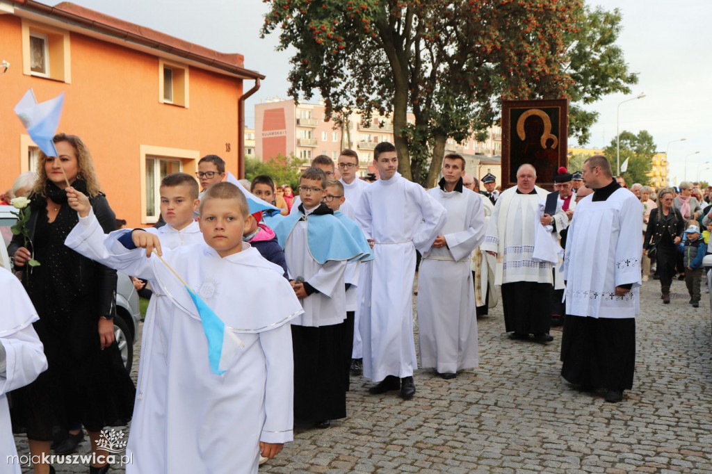 Tak witaliśmy Matkę Boską w kruszwickiej kolegiacie [ZDJĘCIA]