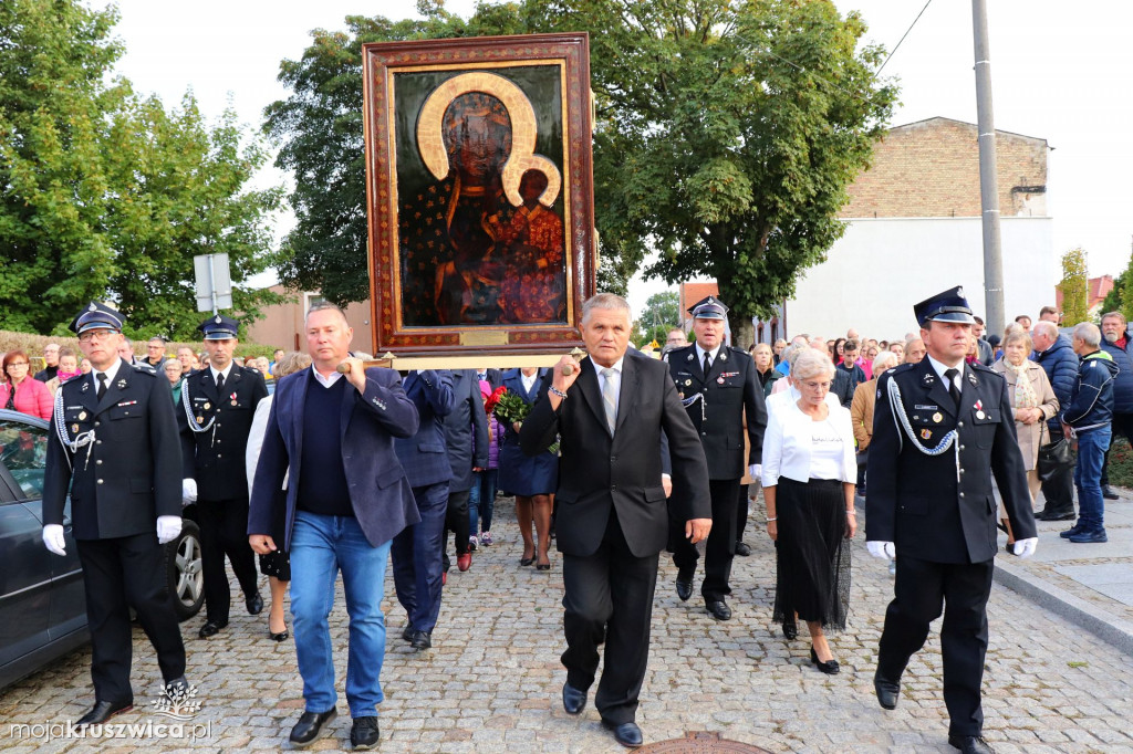 Tak witaliśmy Matkę Boską w kruszwickiej kolegiacie [ZDJĘCIA]