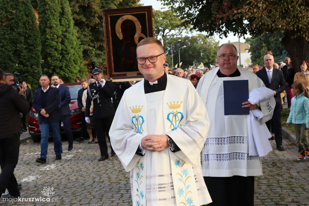 Tak witaliśmy Matkę Boską w kruszwickiej kolegiacie [ZDJĘCIA]