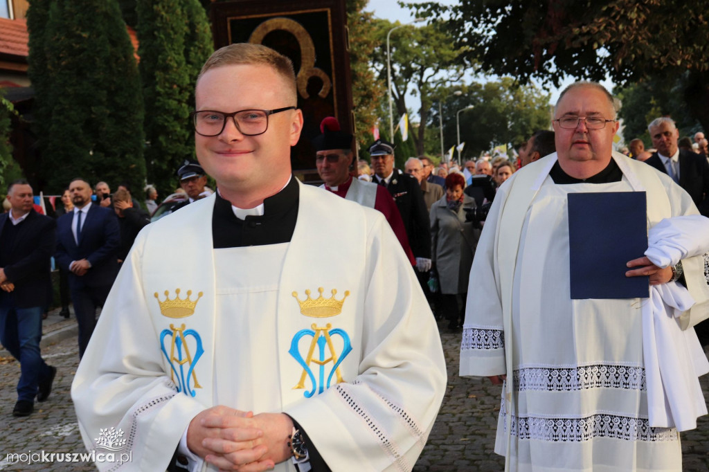 Tak witaliśmy Matkę Boską w kruszwickiej kolegiacie [ZDJĘCIA]