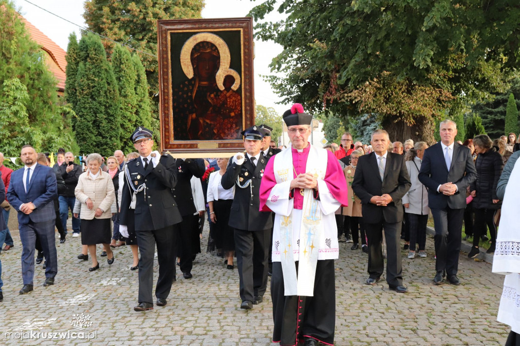 Tak witaliśmy Matkę Boską w kruszwickiej kolegiacie [ZDJĘCIA]