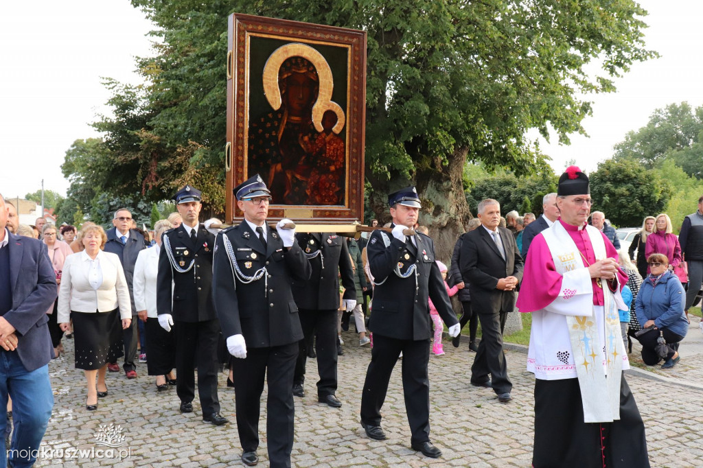 Tak witaliśmy Matkę Boską w kruszwickiej kolegiacie [ZDJĘCIA]