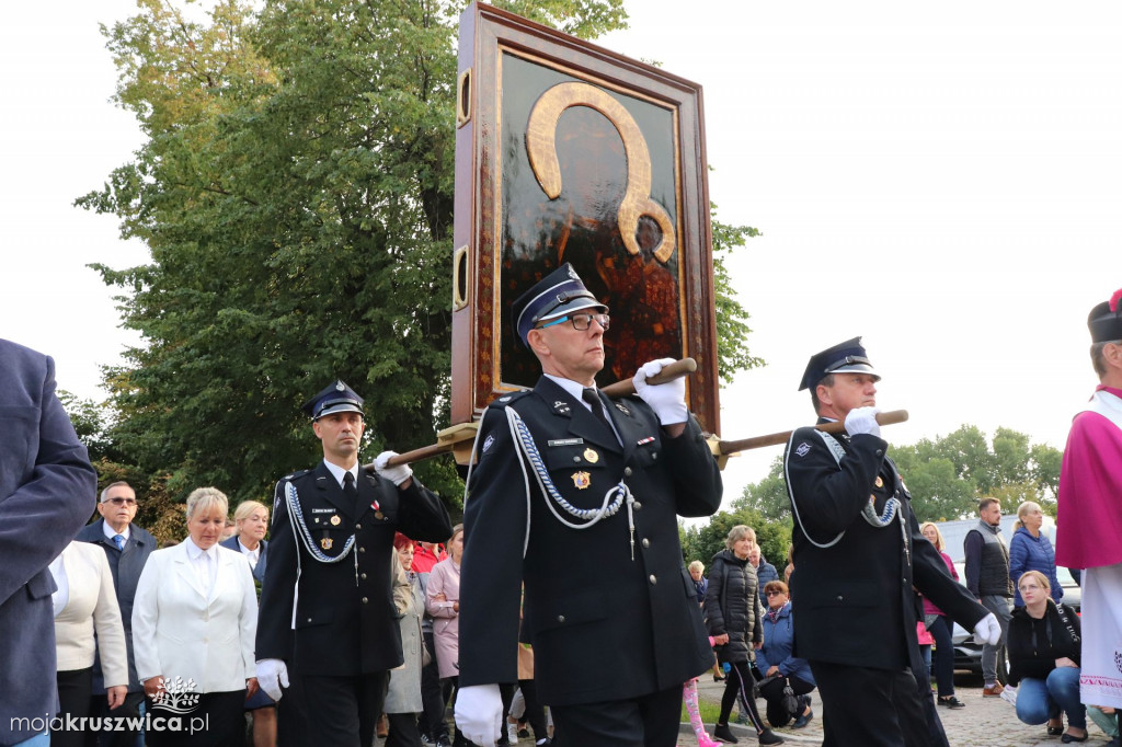 Tak witaliśmy Matkę Boską w kruszwickiej kolegiacie [ZDJĘCIA]