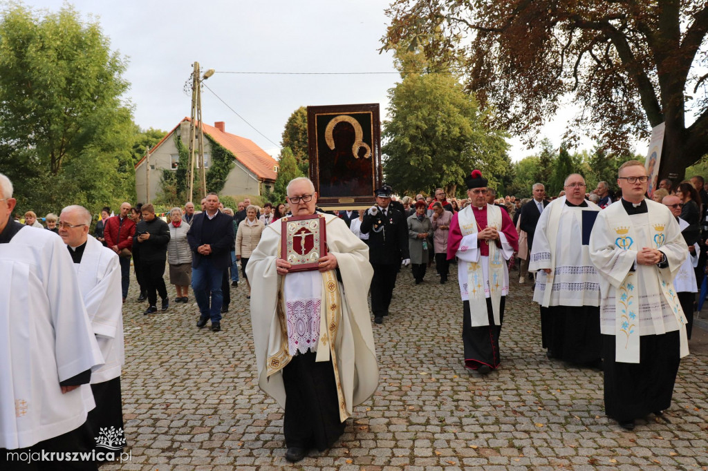 Tak witaliśmy Matkę Boską w kruszwickiej kolegiacie [ZDJĘCIA]