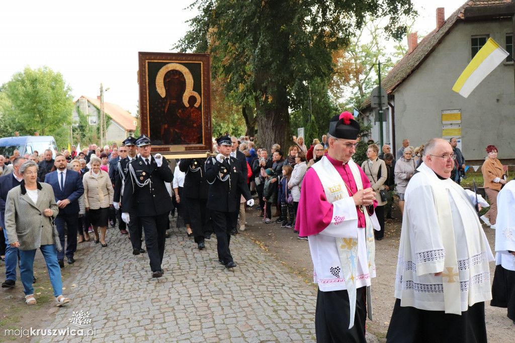 Tak witaliśmy Matkę Boską w kruszwickiej kolegiacie [ZDJĘCIA]