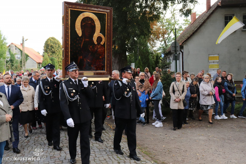 Tak witaliśmy Matkę Boską w kruszwickiej kolegiacie [ZDJĘCIA]