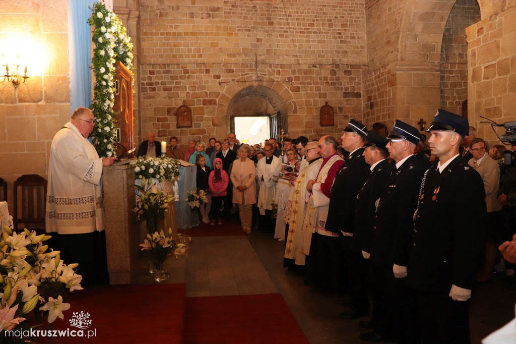Tak witaliśmy Matkę Boską w kruszwickiej kolegiacie [ZDJĘCIA]