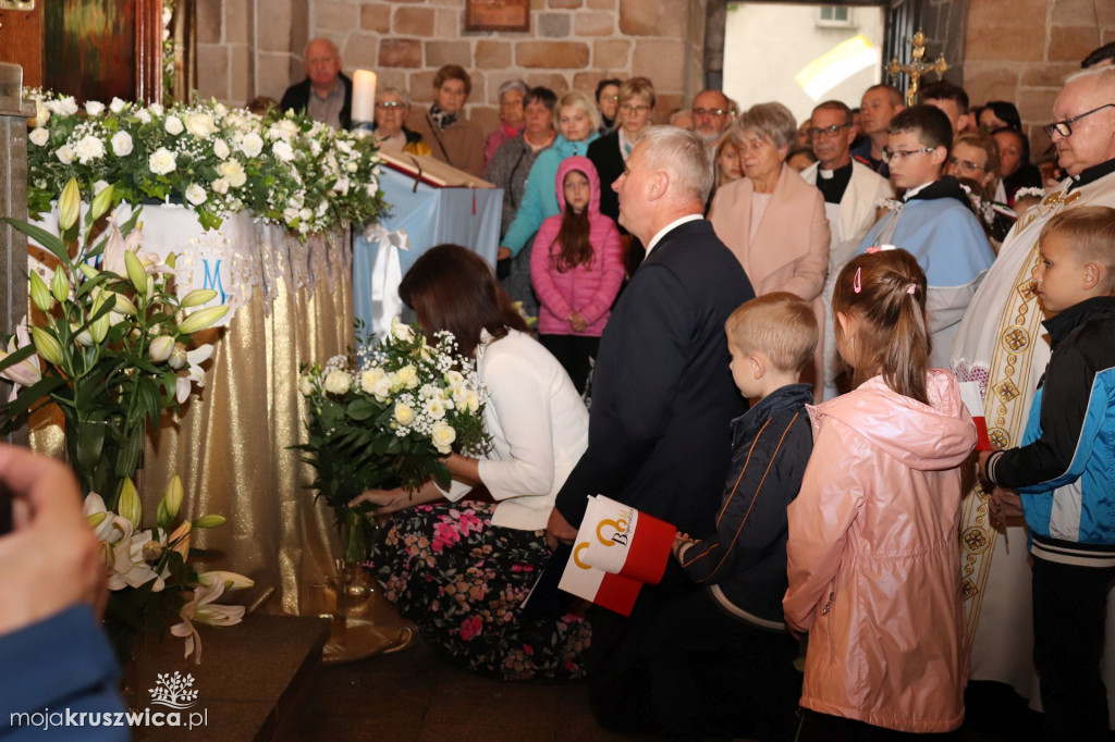 Tak witaliśmy Matkę Boską w kruszwickiej kolegiacie [ZDJĘCIA]