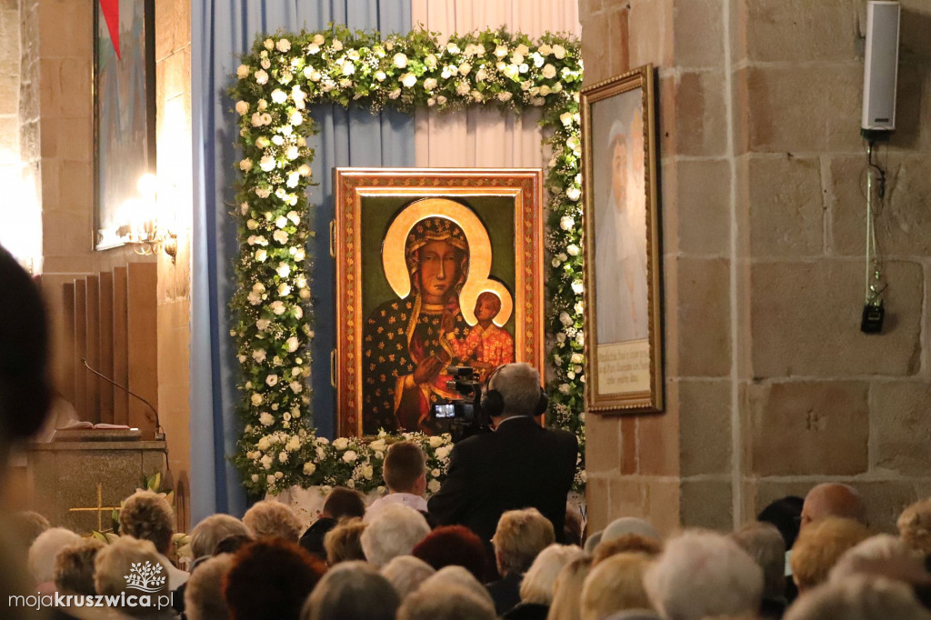 Tak witaliśmy Matkę Boską w kruszwickiej kolegiacie [ZDJĘCIA]