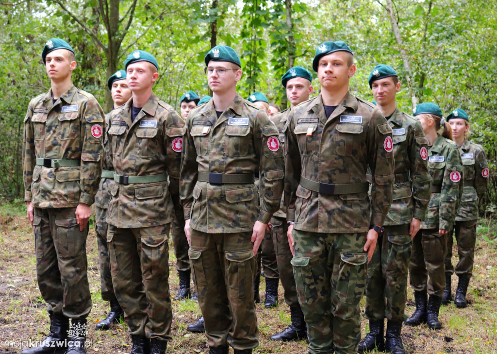 Rożniaty pod Kruszwicą. Upamiętniono dziś zamordowanych mieszkańców regionu [FOTO]